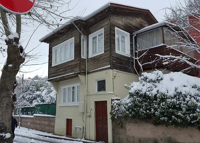 Charming Anatolian House In Cengelkoey