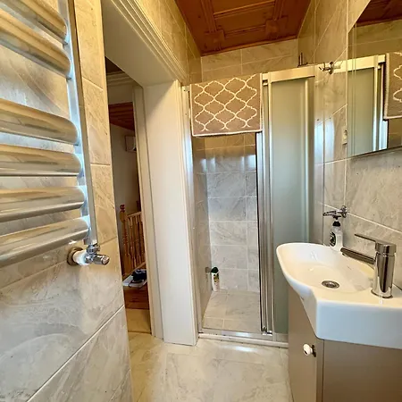 Charming Anatolian House In çengelköy *